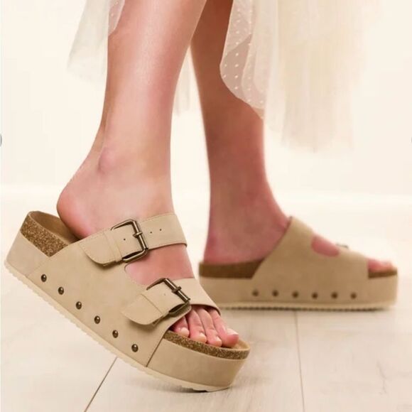 NWT Altar’d State Platform Sandals - Picture 1 of 5